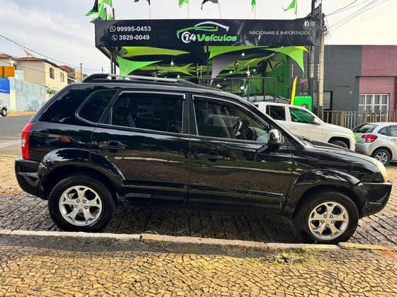 HYUNDAI TUCSON 2.0 MPFI GLS 16V 143CV 2WD FLEX 4P AUTOMÁTICO HYUNDAI TUCSON 2.0 MPFI GLS 16V 143CV 2WD FLEX 4P AUTOMÁTICO